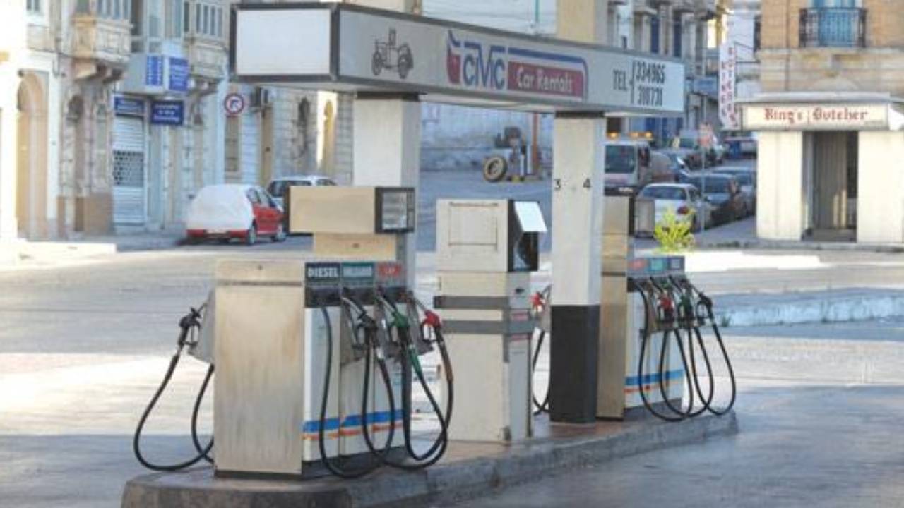 Fuel stations in Malta & Gozo extending opening hours