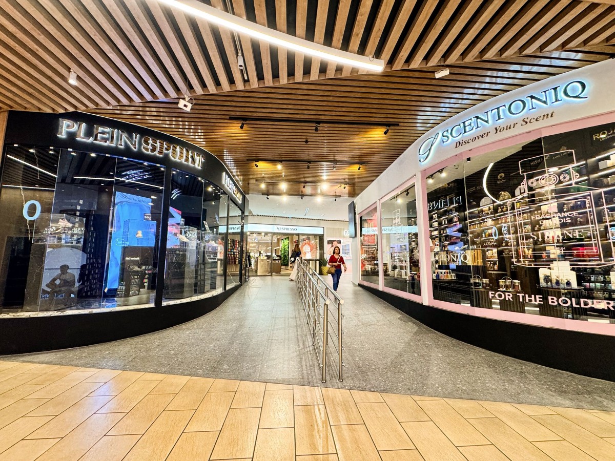 d mall dizz group