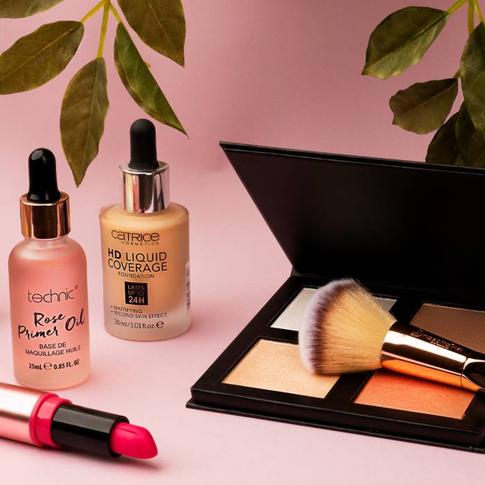 Make up launches online shopping