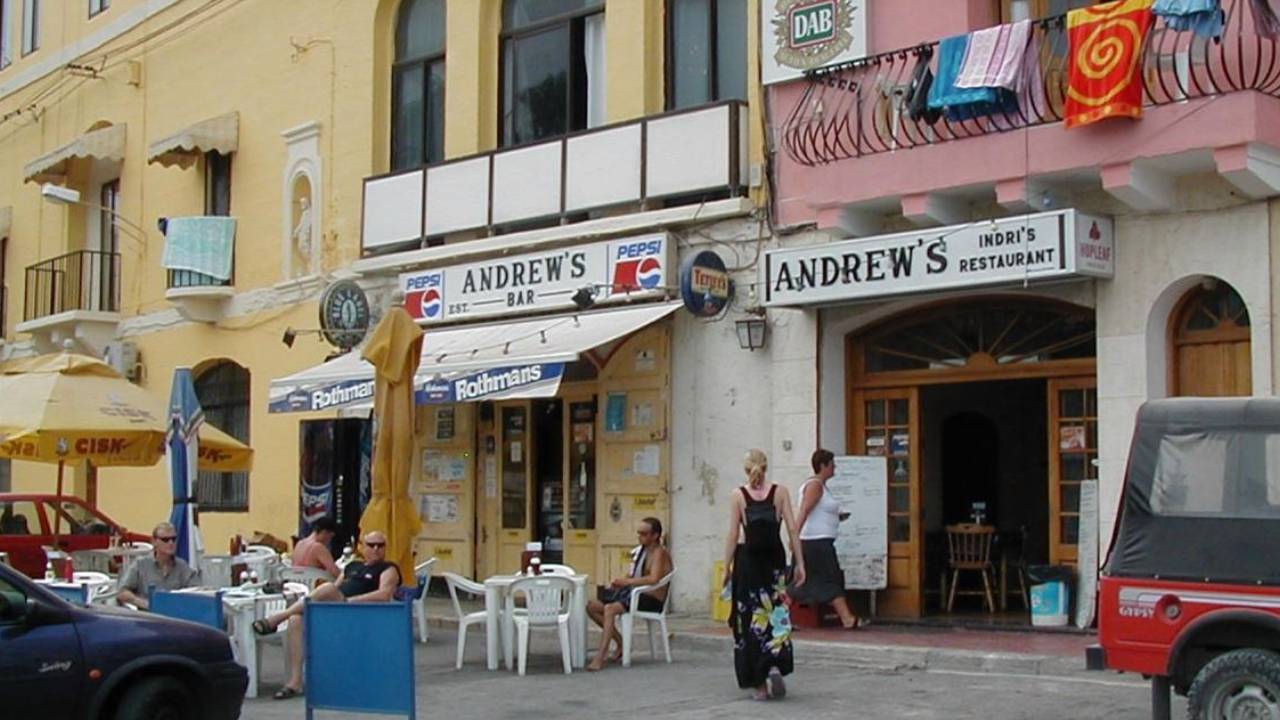 ‘Unfortunately, all good things must end’: Andrew’s Bar to close after ...